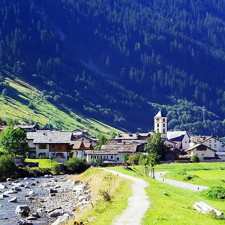 瓦尔斯格罗斯胡斯酒店 *